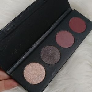 Younique eye shadow pallet, New